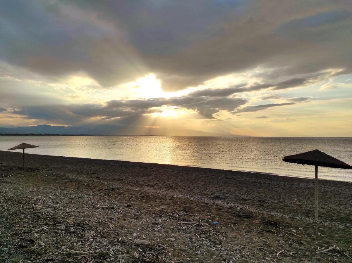 Sun, Sea, And Sand-Only 20 Footsteps To The Beach Corinth Екстериор снимка
